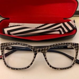 Women’s eyeglasses